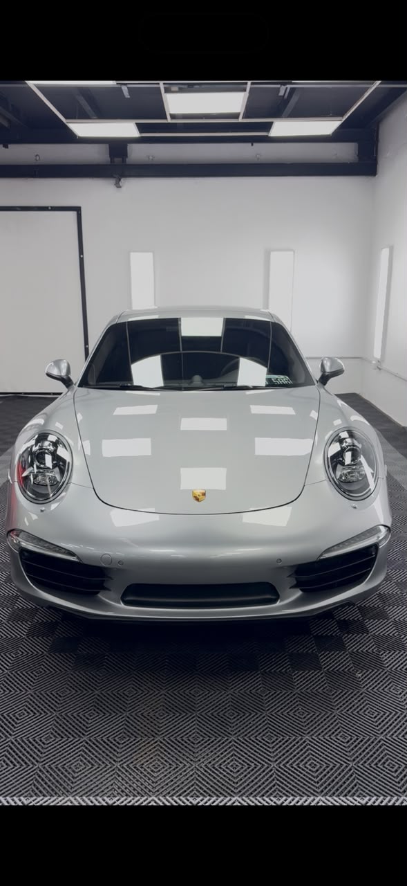 Porsche 911 con tratamiento cerámico terminado