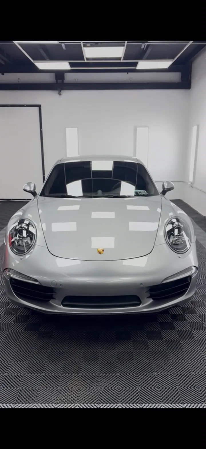 Porsche 911 con tratamiento cerámico terminado